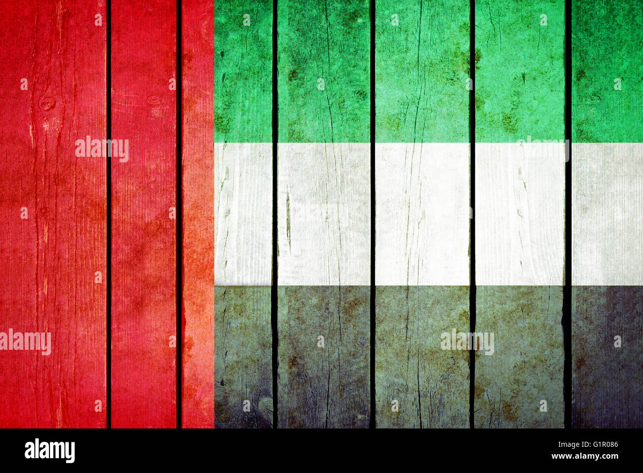 Vereinigte Arabische Emirate hölzerne Grunge Flagge. Vereinigte Arabische Emirate-Flagge auf die alten Holzbohlen gemalt. Vintage Retro-Bild aus Stockfoto