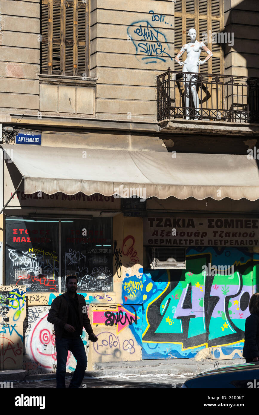 Graffiti an der Ermou Street im Stadtteil Monastiraki in Athen, Griechenland Stockfoto