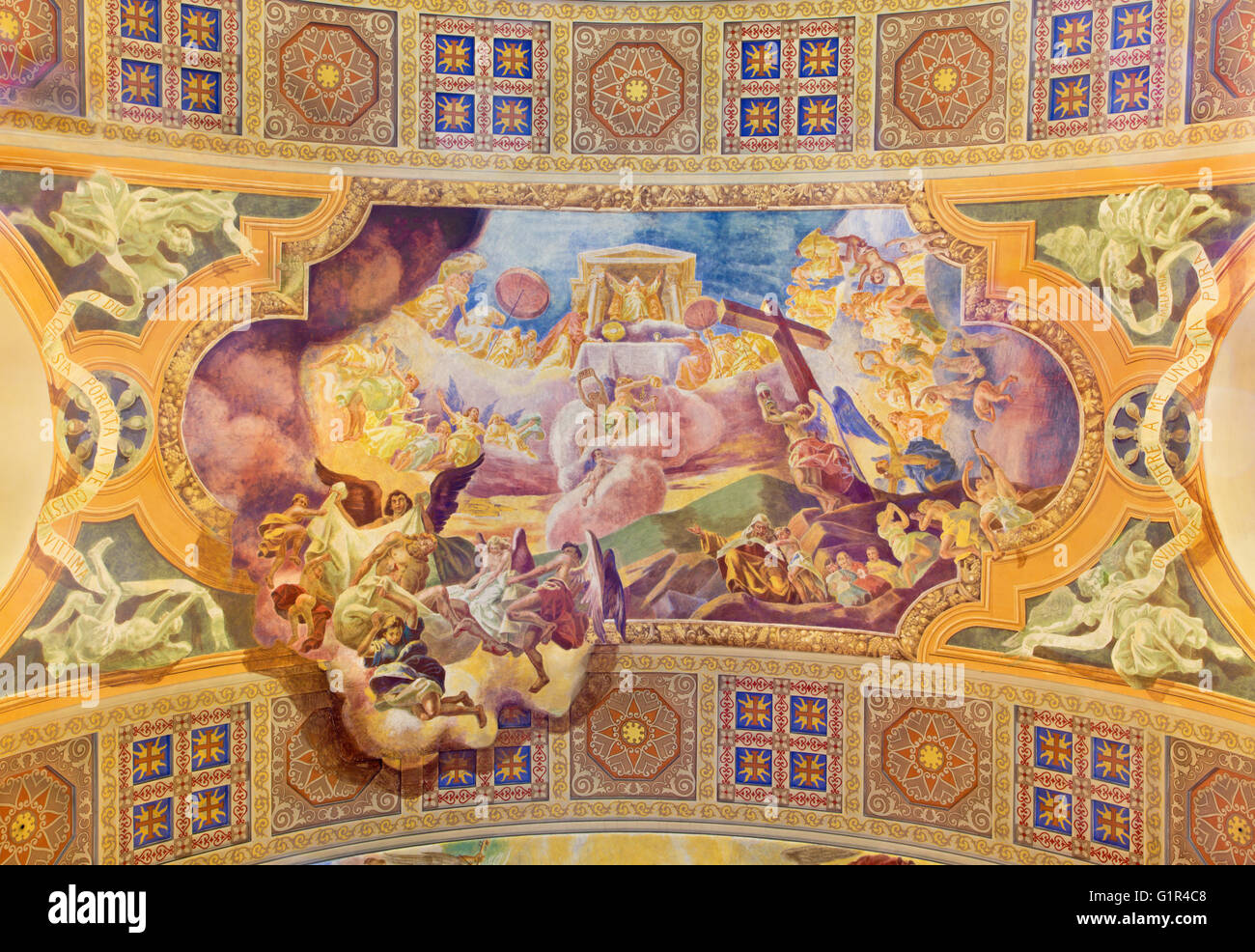 Rom, Italien, März 2016: The Offering an das Opfer des Leibes und Blutes Christi Fresko (1957-1965) im Gewölbe der Kirche. Stockfoto