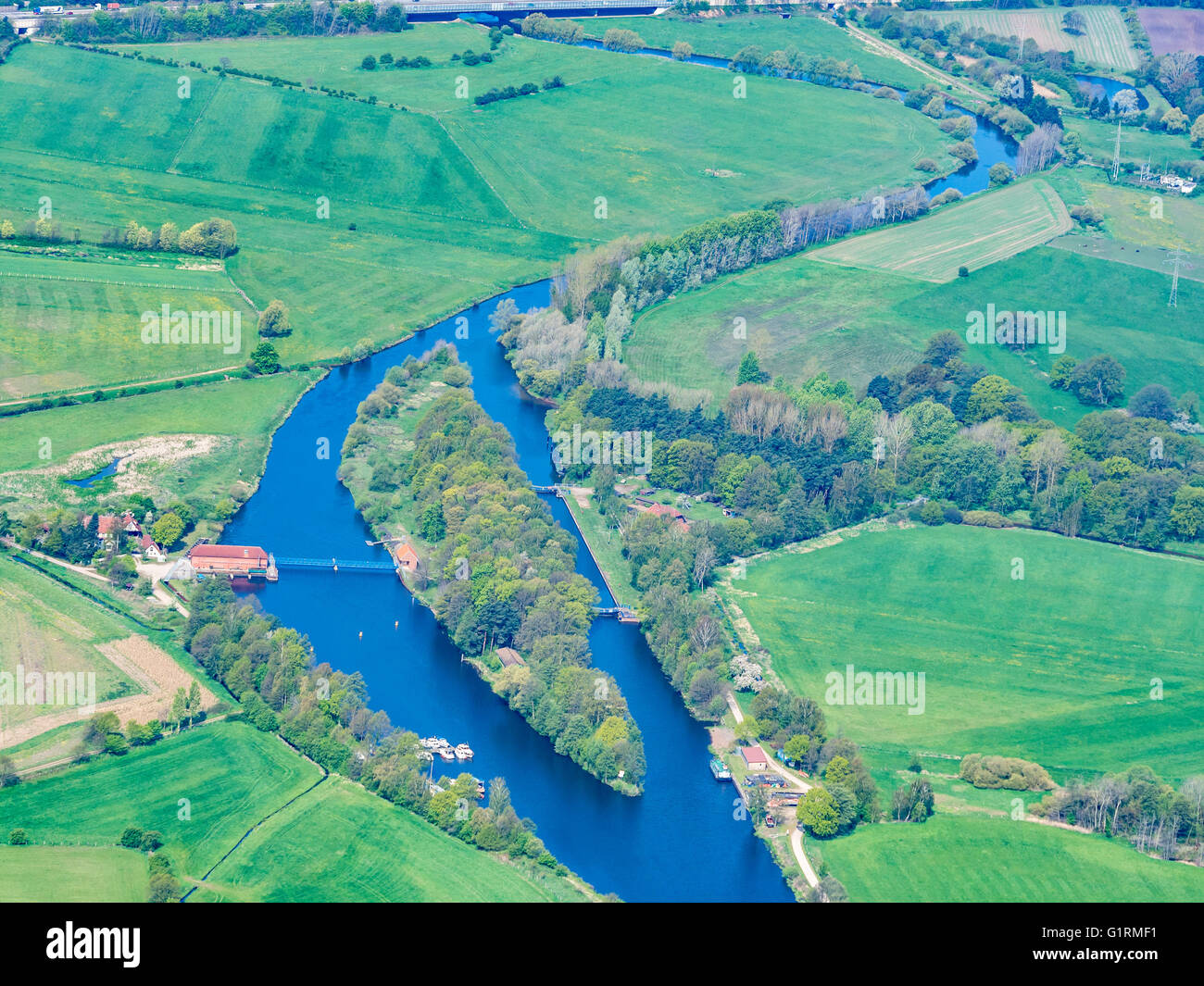 Fluss-Niederung westlich von Celle, Vakuumschleuse Marklendorf, Niedersachsen, Deutschland Stockfoto