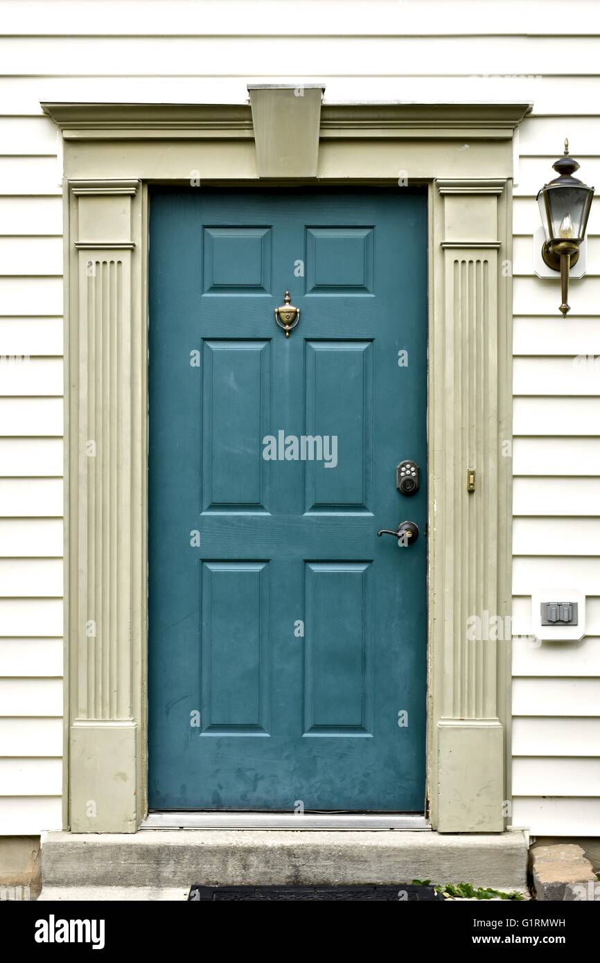 Eine grüne Wohnhaus Tür Stockfoto