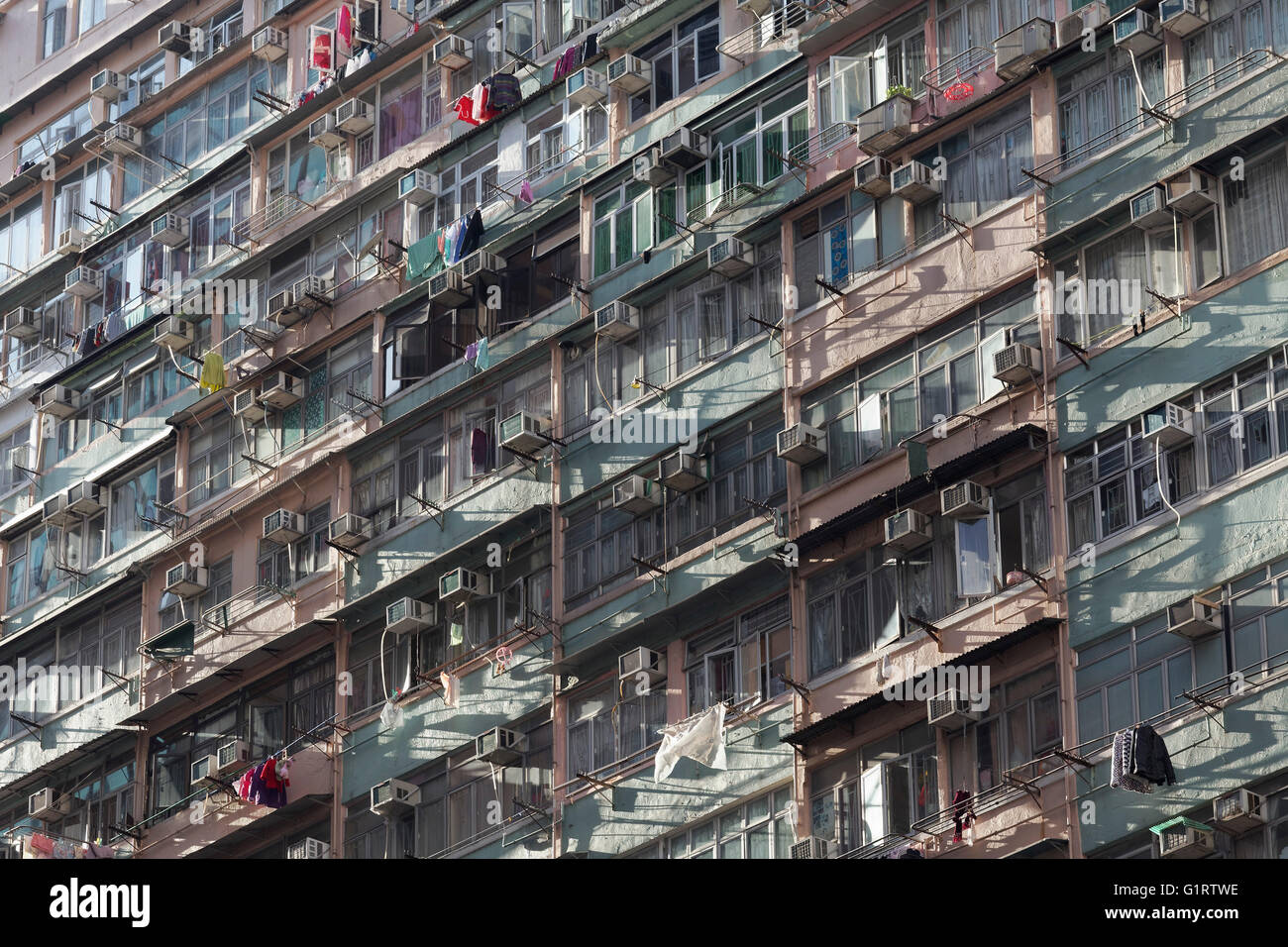 Altes Wohnhaus mit billig vermietet Wohnungen, Sozialwohnungen, Chun Yeung Street, North Point Bezirk, Hong Kong Island Stockfoto