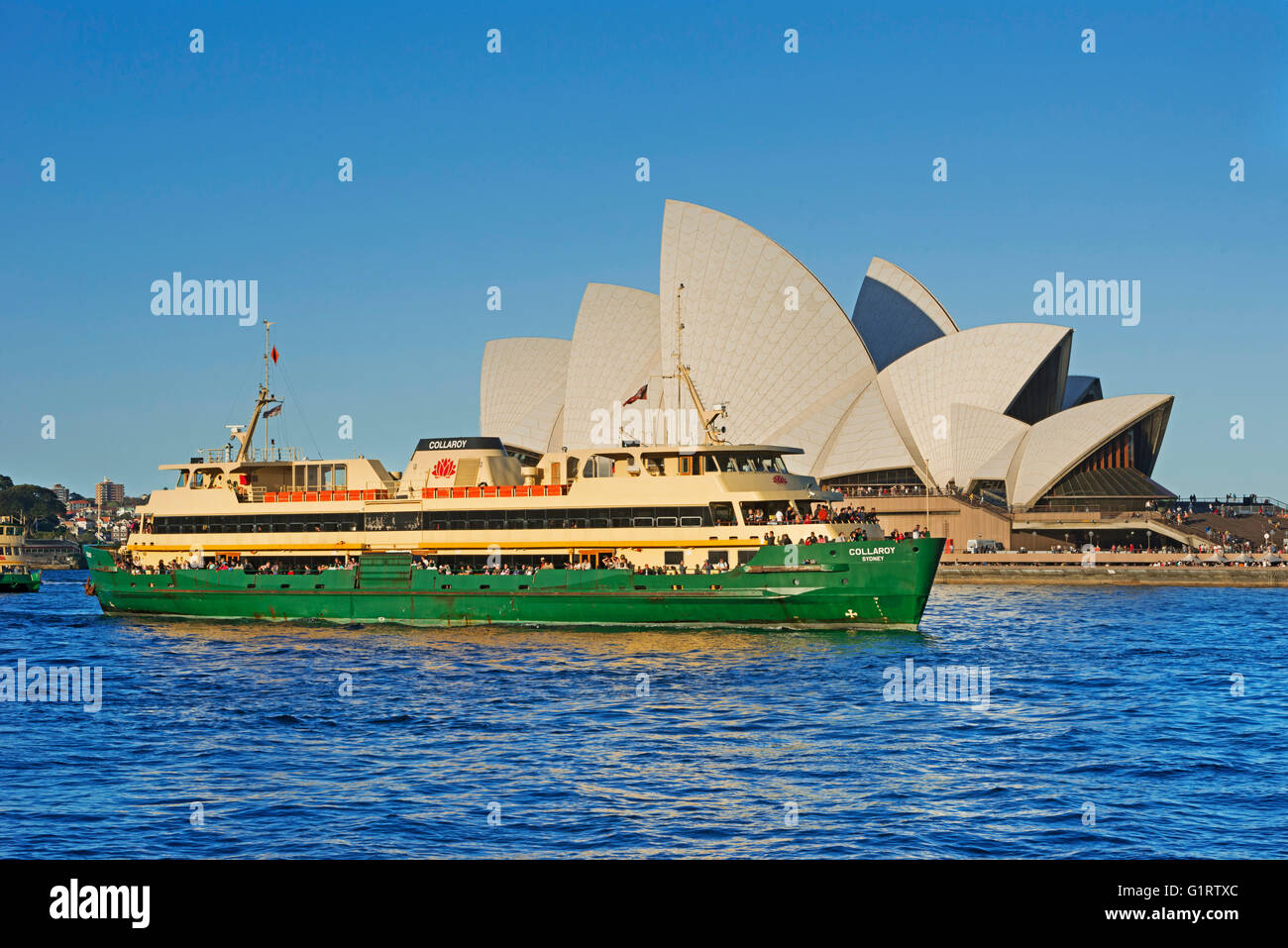 Fahrgastschiff vor der Oper von Sydney, Sydney, New South Wales, Australien Stockfoto