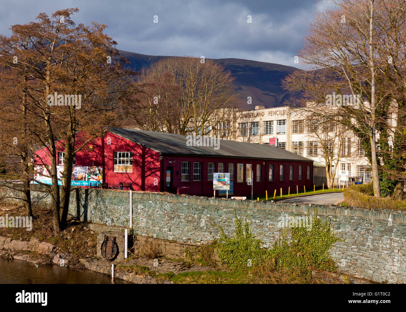 Cumberland Bleistift Museum in Keswick Cumbria Lake District England Großbritannien, die im Jahr 2001 eröffnet und umfasst weltweit größten Bleistift Stockfoto