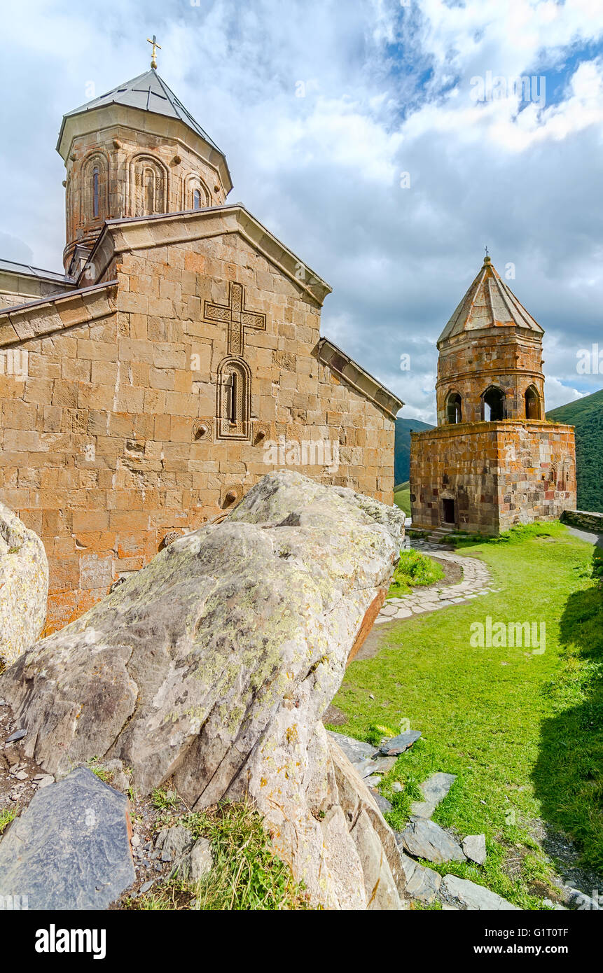 Alte Kirche am Kasbek in Georgien Stockfoto