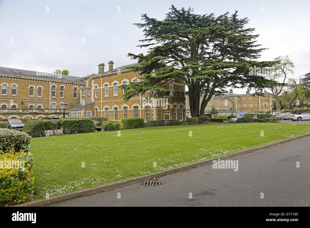 Ostflügel des Princess Park Manor, New Southgate, London. Eine riesige viktorianischen Irrenanstalt in den 1990er Jahren in Wohnungen umgewandelt. Stockfoto