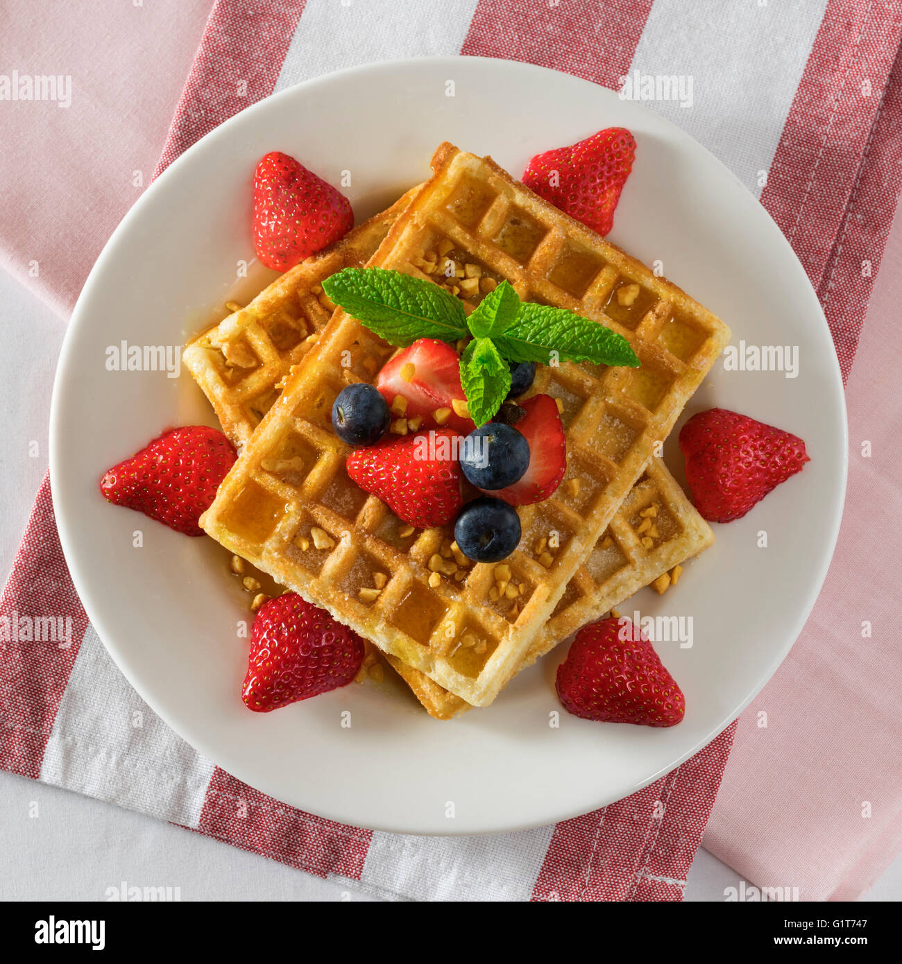 Belgische Waffeln Gaufres Bruxelloises. Belgien-Essen Stockfoto