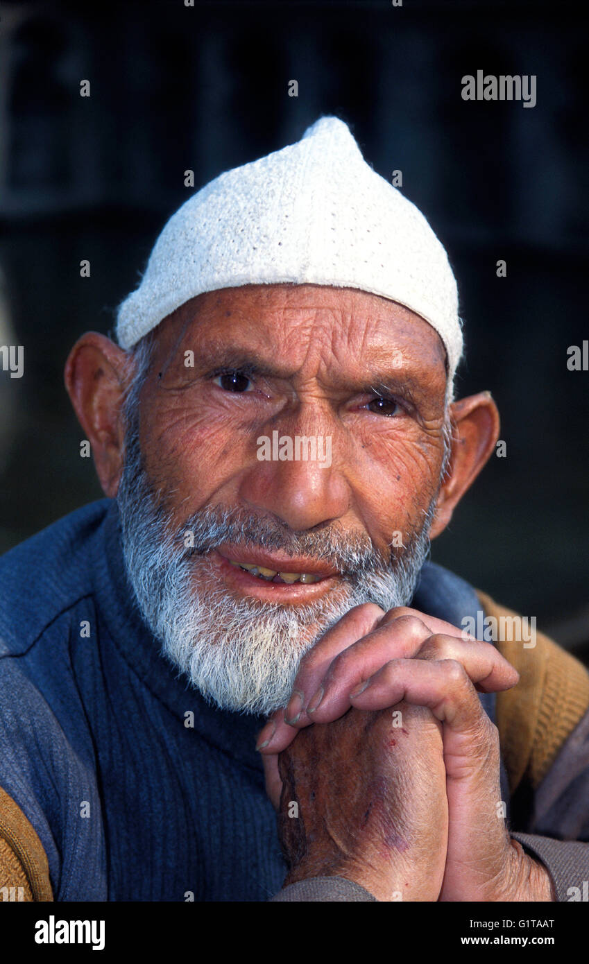 Kashmiri Greis, Gärtner von Shalimar Garten, Srinagar, Kaschmir, Indien Stockfoto