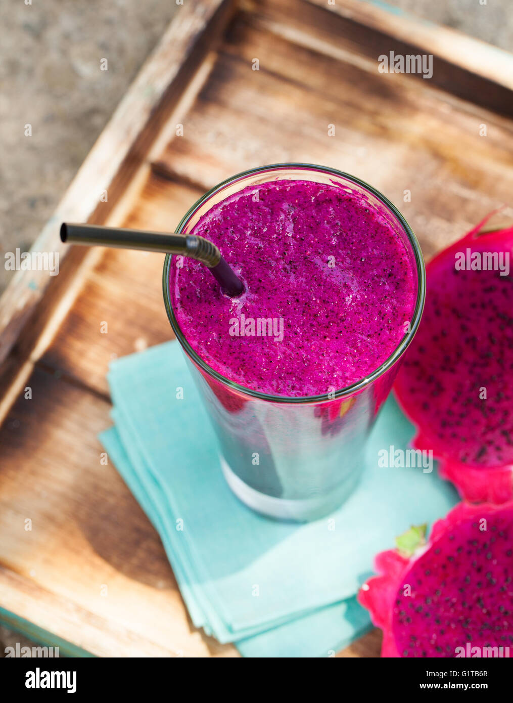 Glas Drachen Frucht-Smoothie, Saft und frische pitahaya Stockfoto