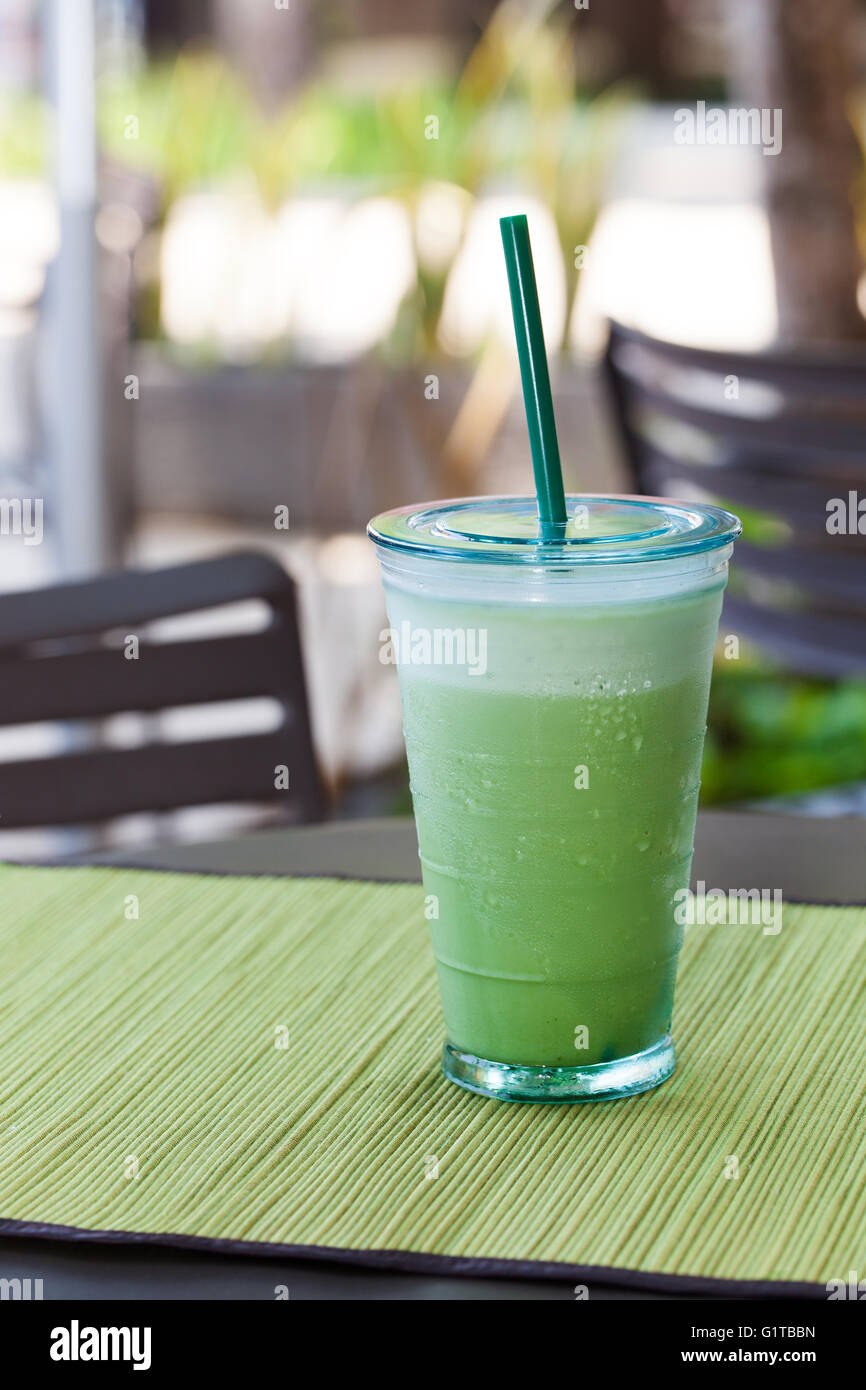 Iced matcha green tea latte, frappe Copy space Stockfoto