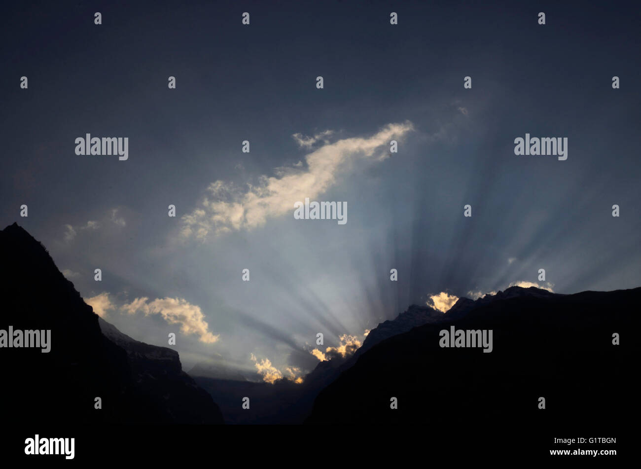 Dawnbreak über den Himalaya, Badrinath, Uttarakhand, Indien Stockfoto