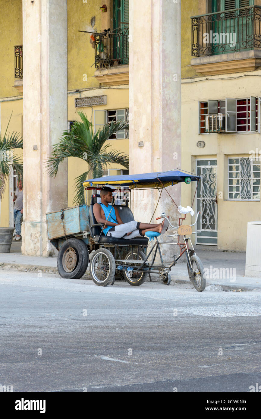 Traditionellen Fahrrad-Taxi in Havanna, Kuba Stockfoto