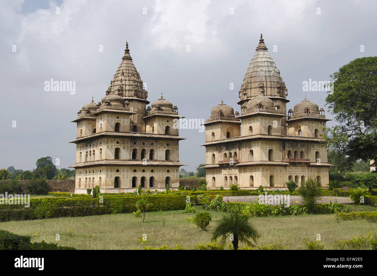 Außenansicht des Chhatri in Orchha. Stadt von Rudra Pratap Singh nach 1501, Betwa Fluß, Orchha, Tikamgarh Bezirk, Stockfoto