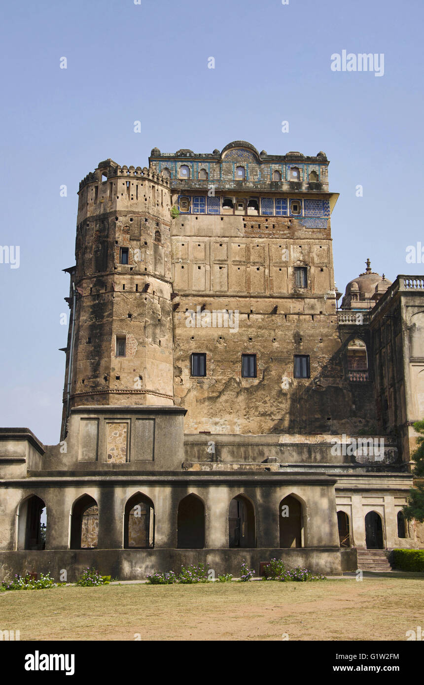 Außenansicht des Sheesh Mahal, jetzt umgewandelt in ein Hotel, Orchha, Tikamgarh Bezirk, Madhya Pradesh, Indien Stockfoto