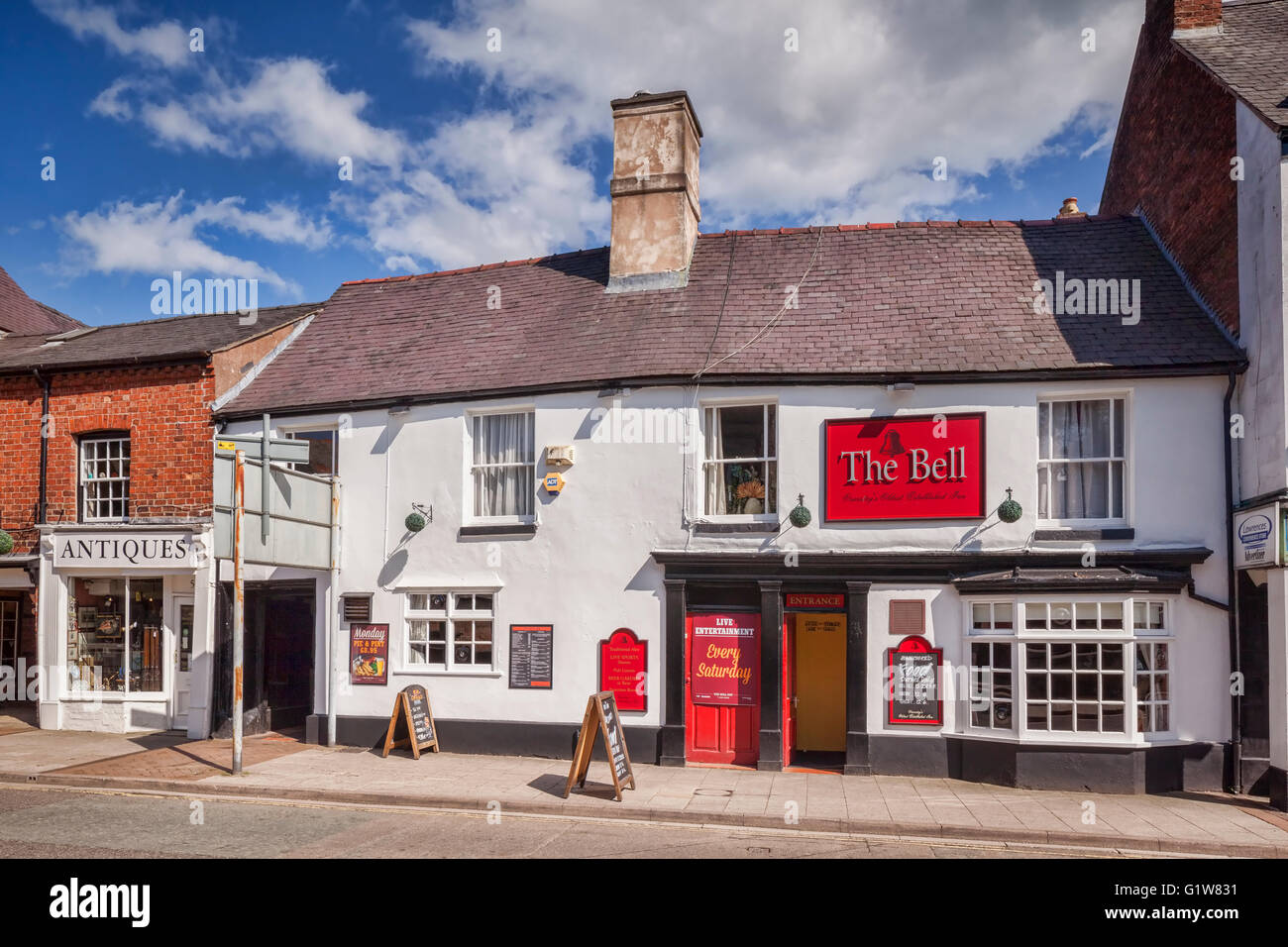 Oswestry ist bekannt als eine Stadt mit einer großen viele Gaststätten, The Bell ist die älteste gegründet. Shropshire, England, Vereinigtes Königreich Stockfoto