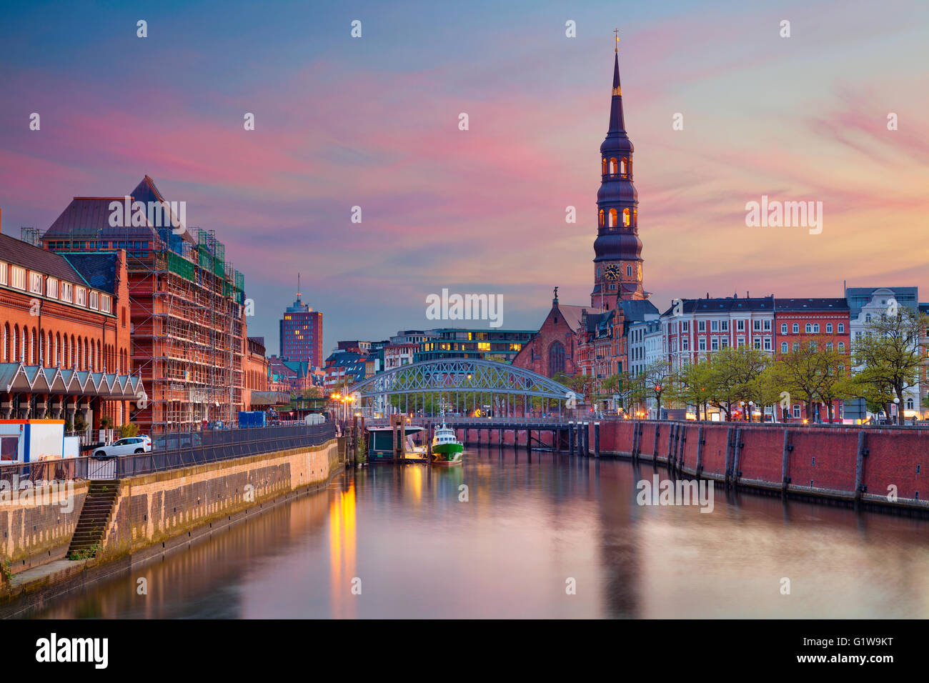 Hamburg. Bild von Hamburg - Speicherstadt bei Sonnenuntergang. Stockfoto