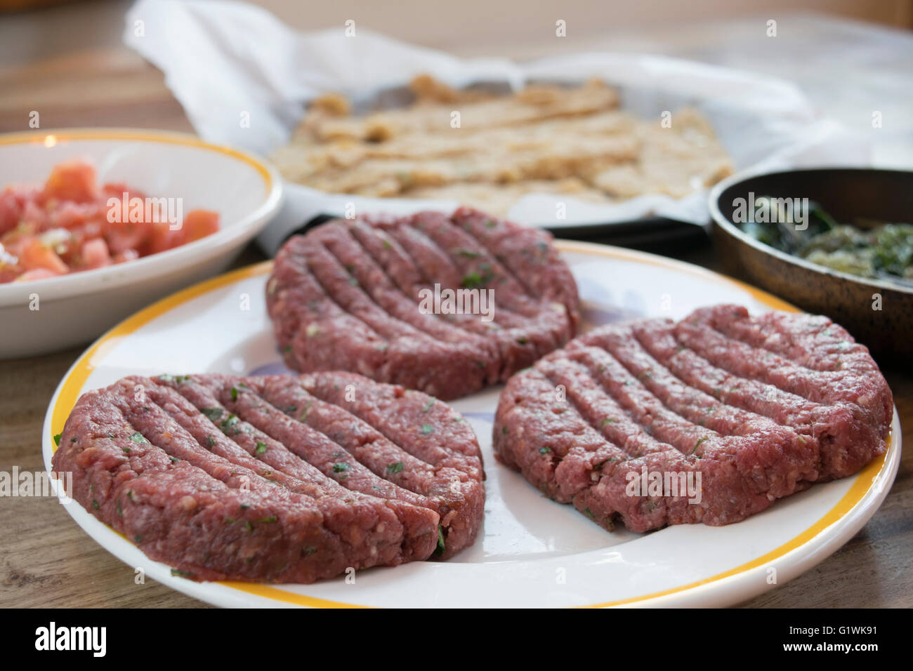 rohes Rindfleisch hamburger Stockfoto