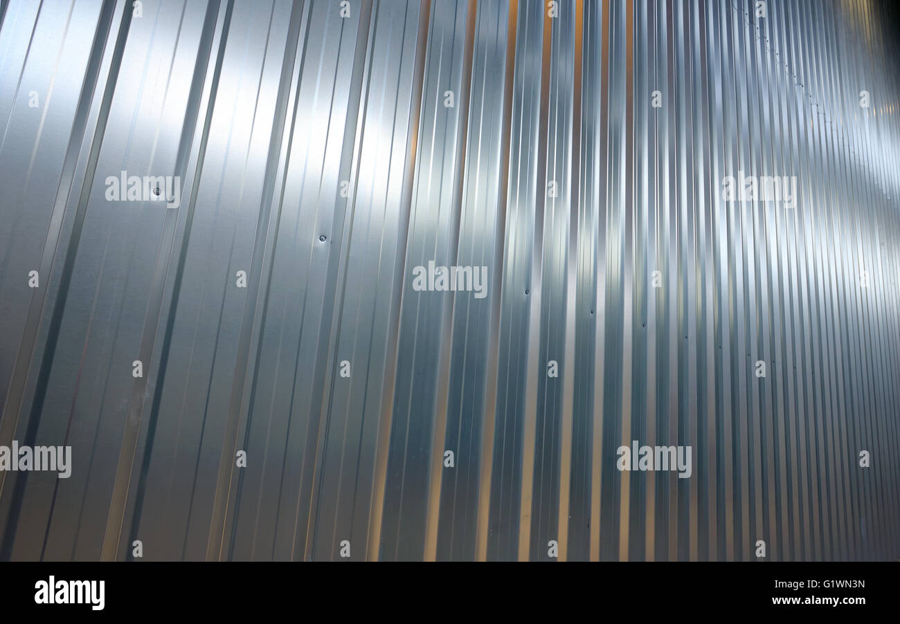 In Lager Metall Zink Blatt gefaltet Stockfoto