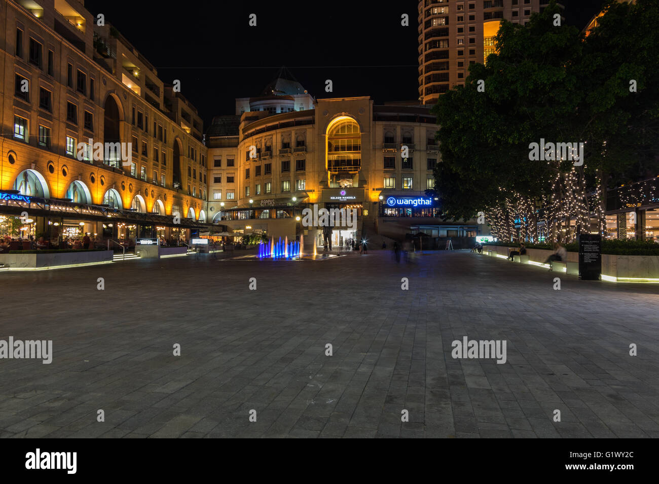 Nelson Mandela Square ist ein öffentlicher Raum und Einkaufsviertel Stockfoto