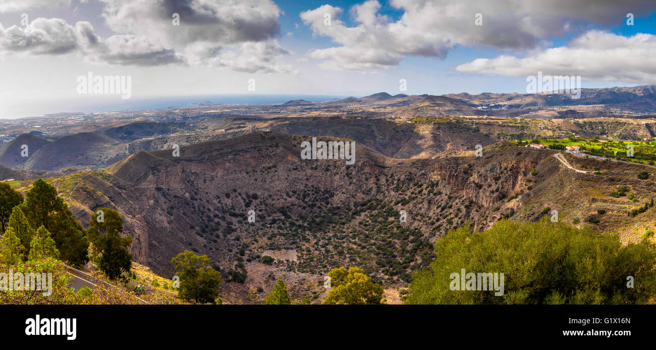 Panorama-Aufnahme der Caldera de Bandama, Vulkankrater auf der Insel Gran Canaria, Kanarische Inseln, Spanien, Europa Stockfoto