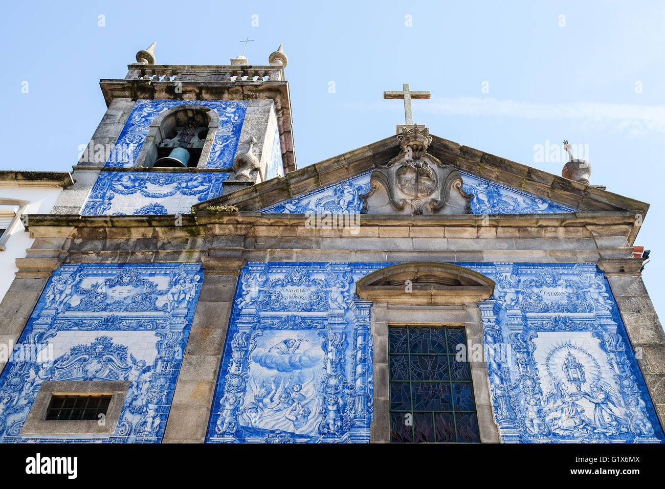 Capela Das Almas, Außenwand, bedeckt mit Azulejos Kacheln, Porto, UNESCO-Weltkulturerbe, Portugal, Europa Stockfoto
