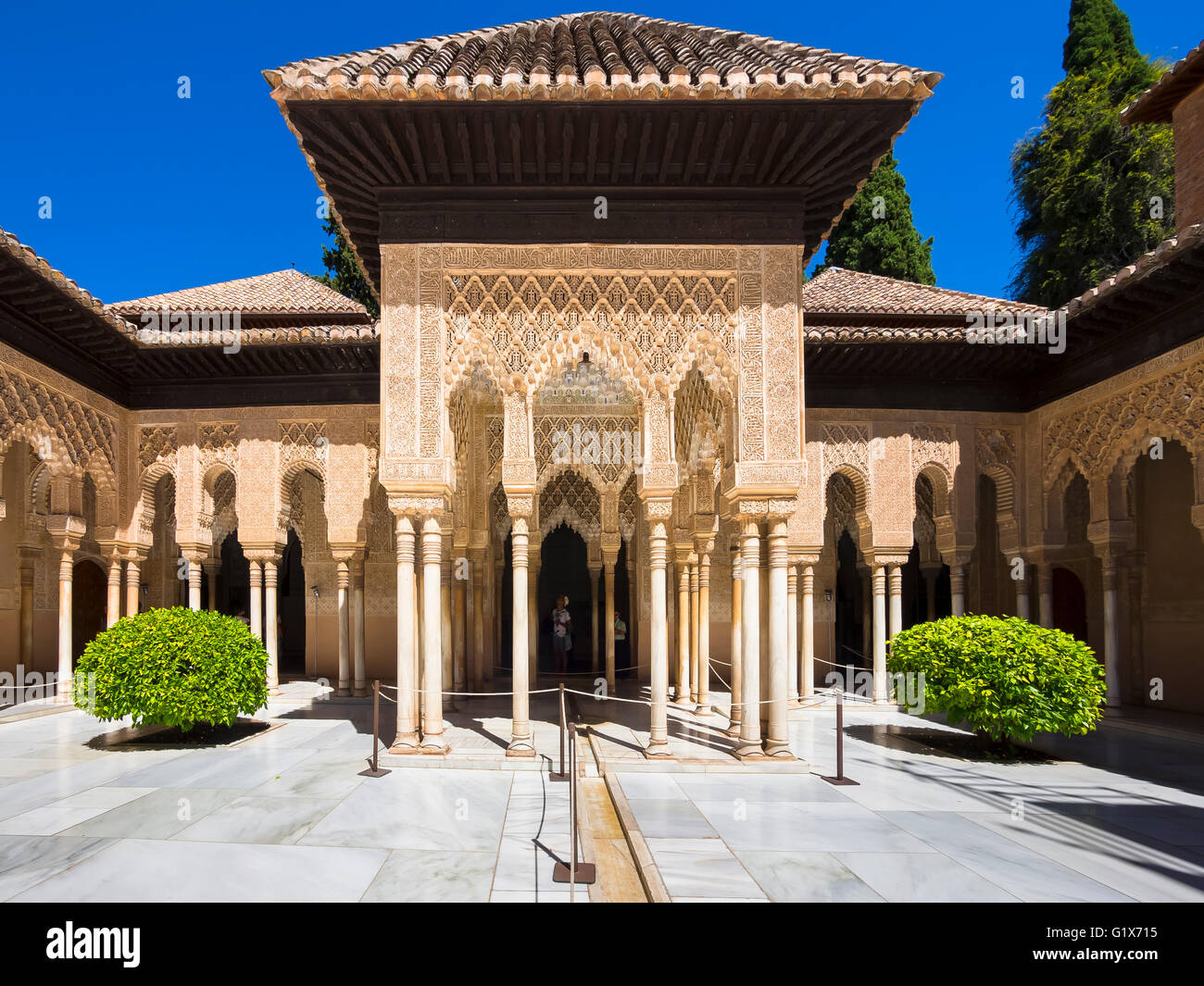 Arabesque maurischen Architektur, Hof der Löwen, Patio de Los Leones, Nasriden, Alhambra, Granada Provinz, Andalusien, Spanien Stockfoto
