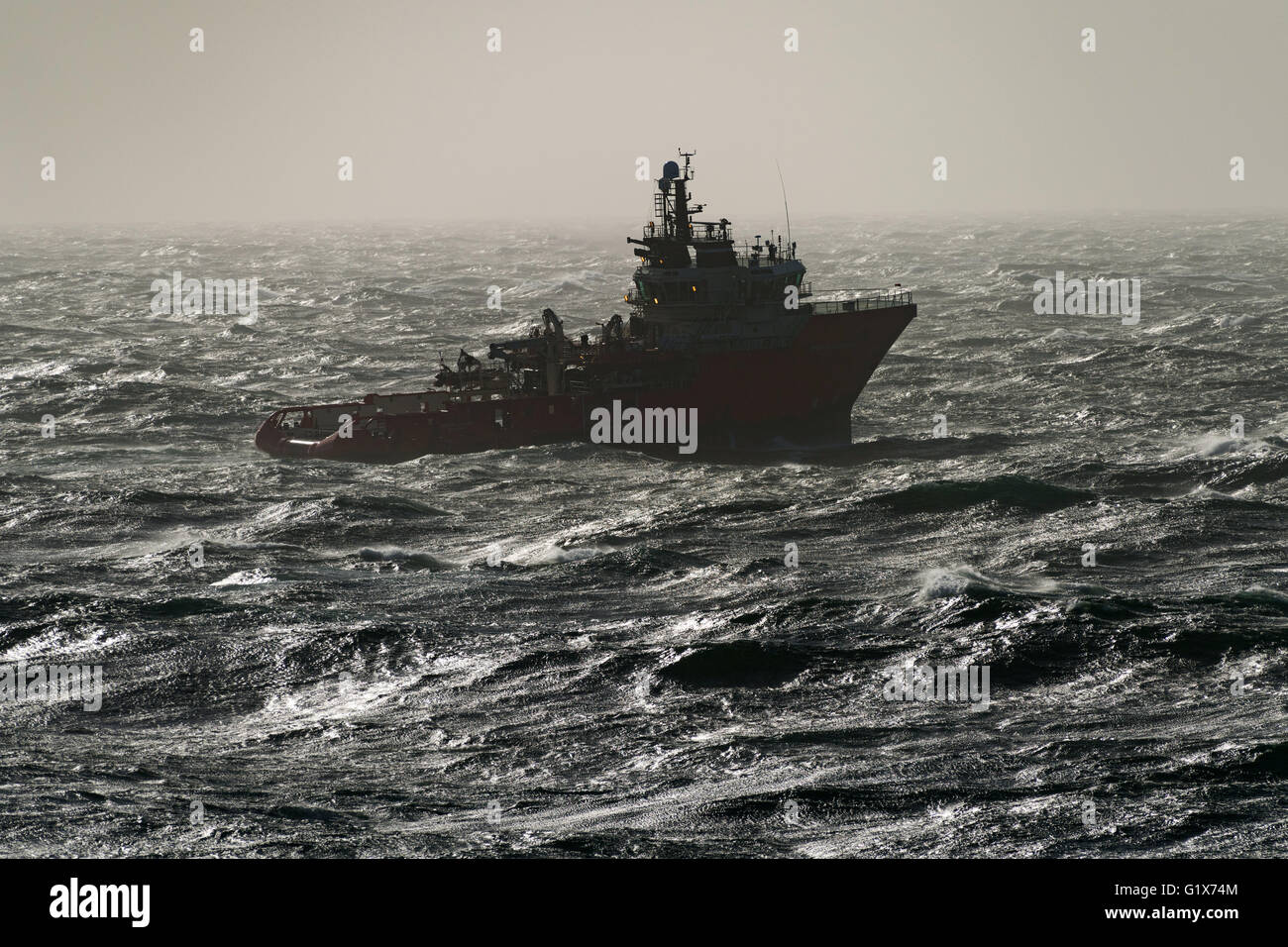 Mehrzweck Offshore-Schiff Grampian Ausdauer, Wellen, Nordsee Stockfoto