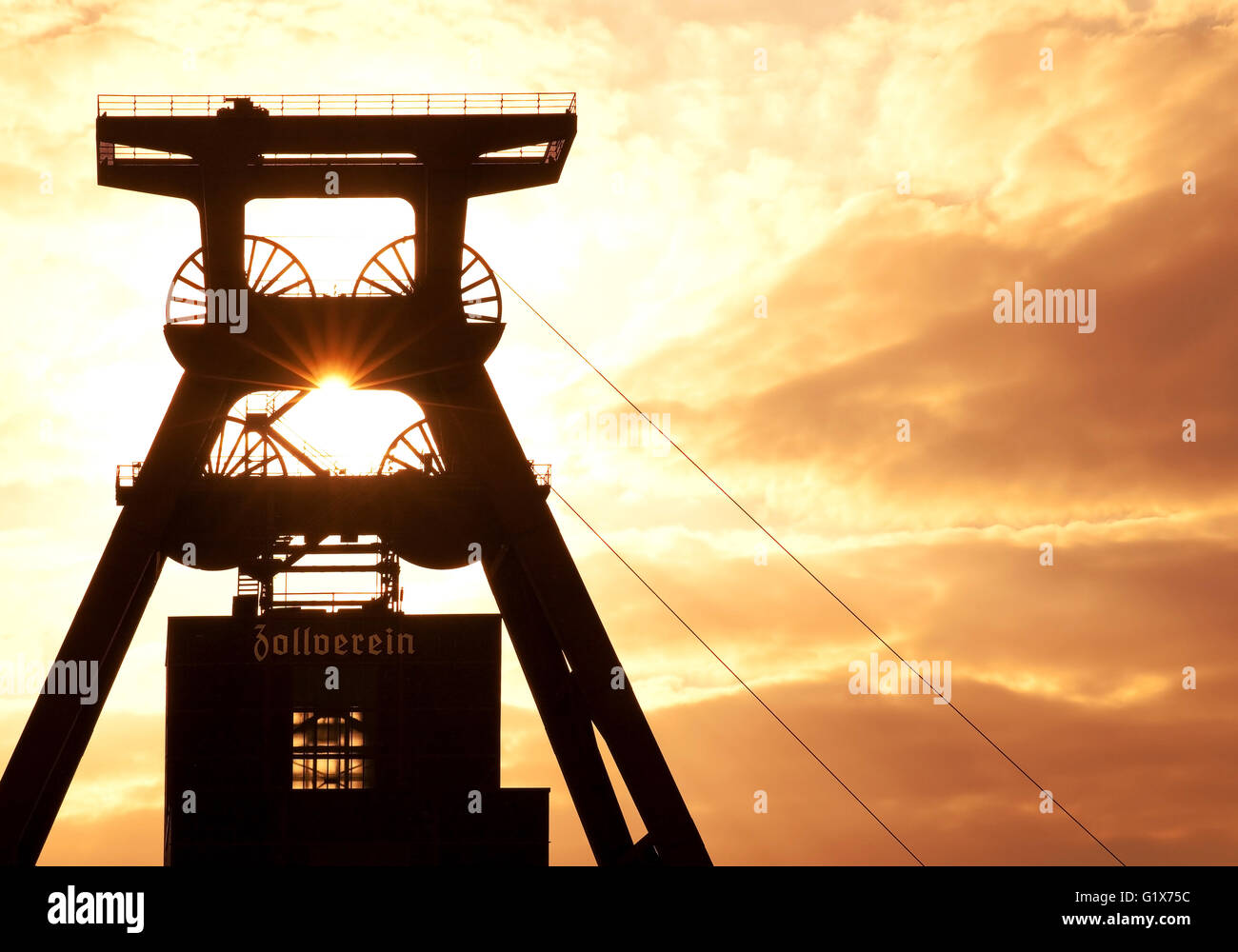 Fördergerüst, meins Zollverein Schacht XII, Essen, Ruhr district, North Rhine-Westphalia Stockfoto