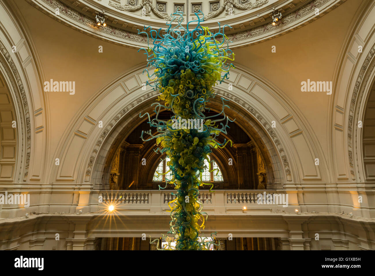 Rotunde Kronleuchter, Victoria und Albert Museum, London, England, Vereinigtes Königreich Stockfoto