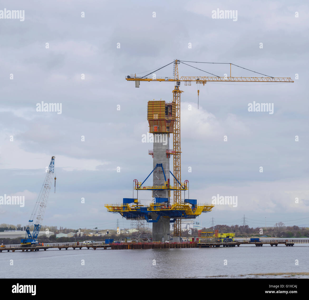 Mersey Gateway-Projekt. Bau einer neuen Brücke über den Fluss Mersey stromaufwärts von der Silver Jubilee Runcorn Widnes Brücke Stockfoto