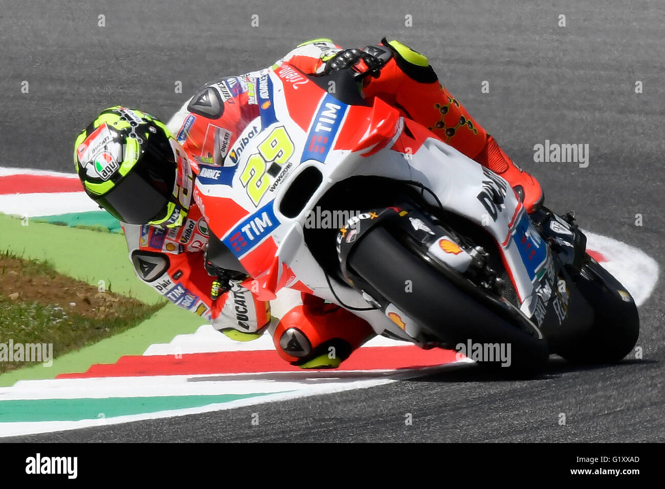 Firenze, Italien. 20. Mai 2016. Andrea Iannone von Italien und Ducati Team Fahrten während der FP Gran Premio d ' Italia TIM 2016 MotoGP auf 20 in Scarperia (Firenze) kann 2016 Credit: Marco Iorio/Alamy Live-Nachrichten Stockfoto