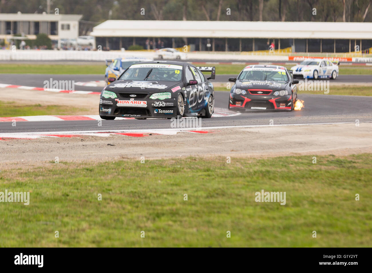 MELBOURNE, WINTON/Australien, 20. Mai 2016: Aussie Rennwagen kämpfen um an die Kumho Reifen australischen V8 Tourenwagen-Serie in Winton. Bildnachweis: David Hewison/Alamy Live-Nachrichten Stockfoto