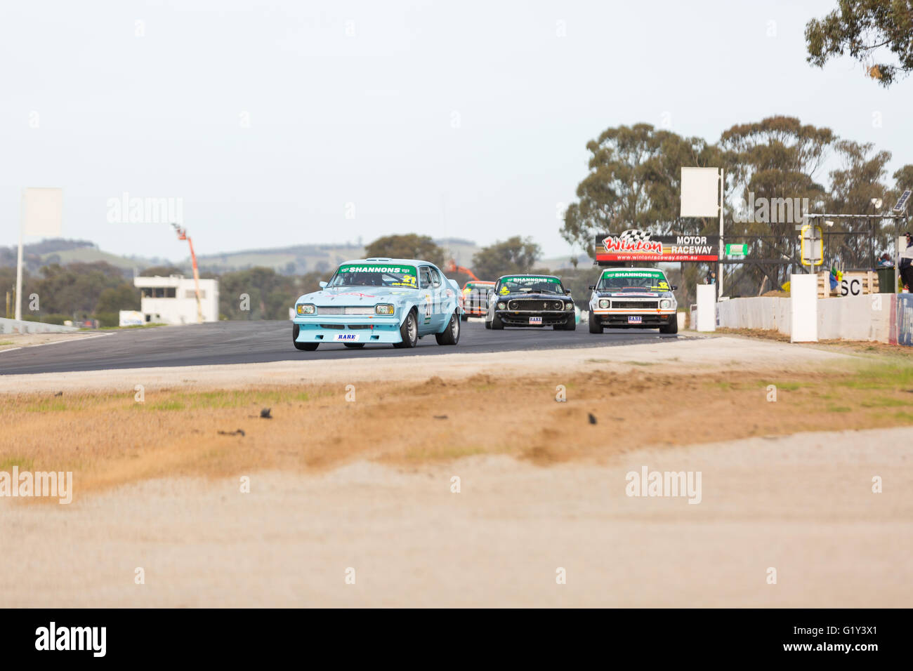 MELBOURNE, WINTON/Australien, 20. Mai 2016: Oldtimer-Rennen kämpfen an der Tourenwagen Masters Series, Runde 3 bei Winton. Bildnachweis: David Hewison/Alamy Live-Nachrichten Stockfoto