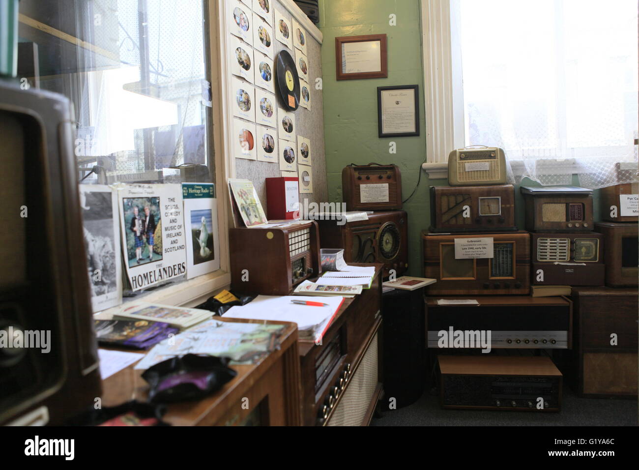 Vintage Radio Sammlung in Oamaru Radio Station, New Zealand Stockfoto