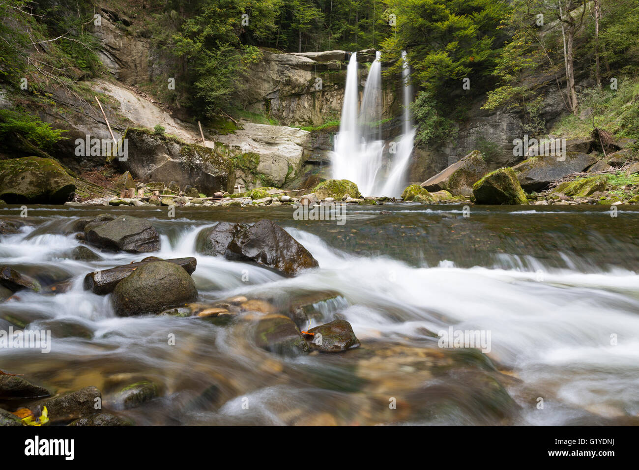 Waterfall In Switzerland Stockfotos und -bilder Kaufen - Seite 3 - Alamy