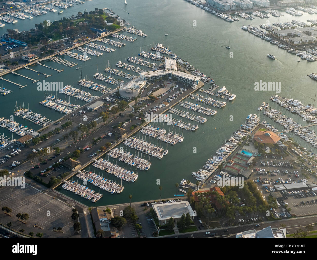 Marina-Venedig-Yacht-Club, Marina, Motorboote, Segelboote, Admiralty Way, Marina del Rey, Los Angeles County, Kalifornien, USA Stockfoto