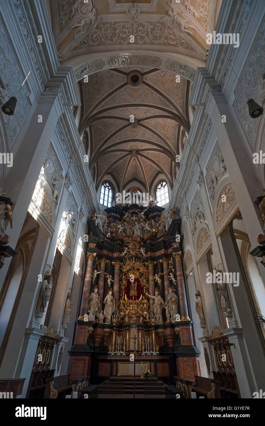 Innenraum mit Altar, barocken Stil nach 1711, obere Pfarrei auch Pfarrkirche unserer lieben Frau, Bamberg, Franken, Oberbayern Stockfoto