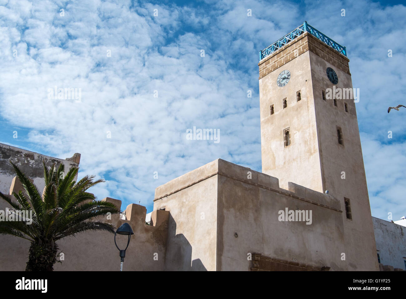 Clocktower, das in der ummauerten Stadt Essaouira an der Atlantikküste Marokkos Stockfoto