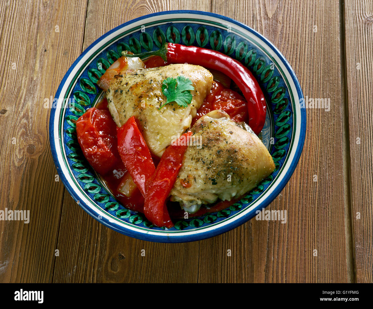 Ovrishta - Huhn mit Karneol cherries.widespread über den Kaukasus und Azerbaijai. Stockfoto