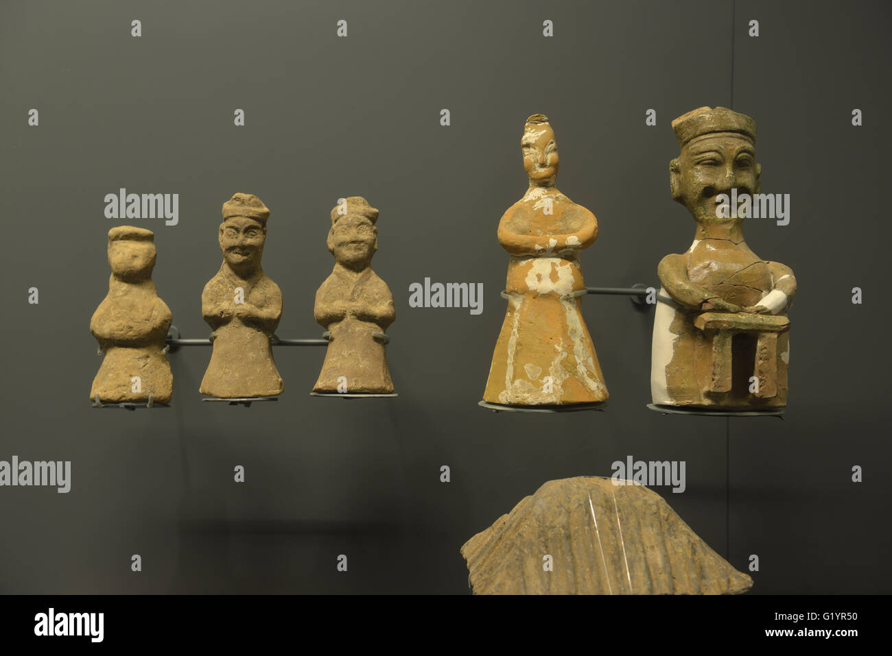Keramik Figuren. Die östliche Han Dynastie (25-220).  Capital Museum, Peking, China. Stockfoto