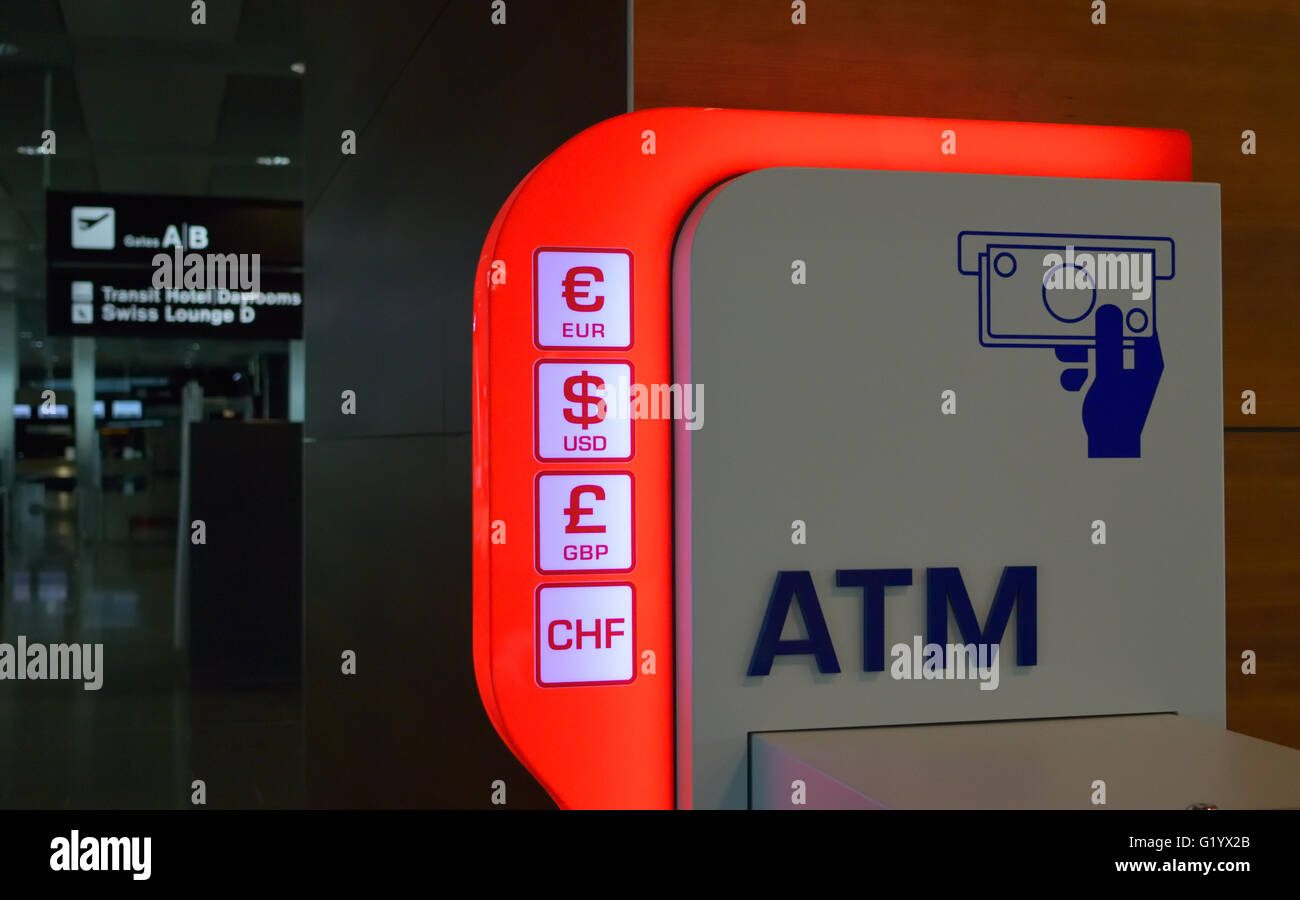 ATM am terminal, Flughafen Zürich Kloten CH Stockfoto