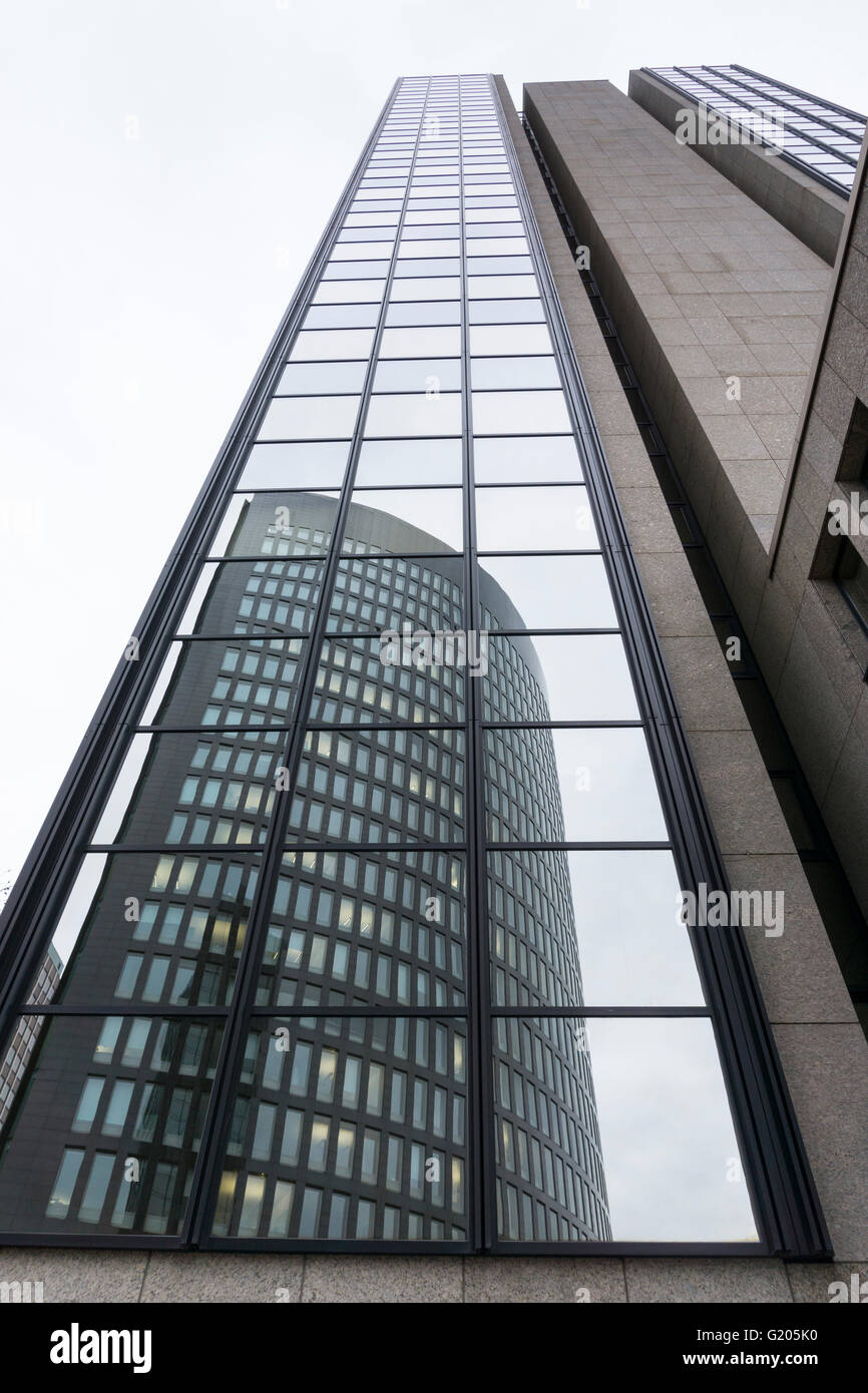Wolkenkratzer mit spiegeln, in der Stadt Dortmund Stockfoto