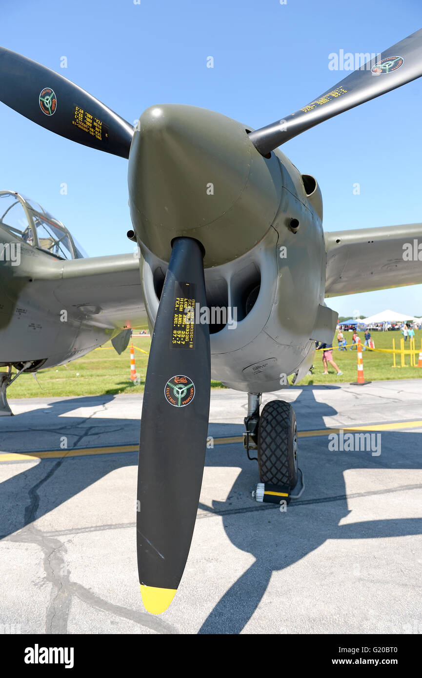 Saint Louis, Missouri, USA – 15. Mai 2016: P-38 Lightning auf dem Display auf der Luftfahrtmesse Spirit of Saint Louis in Saint Louis, Missouri. Stockfoto