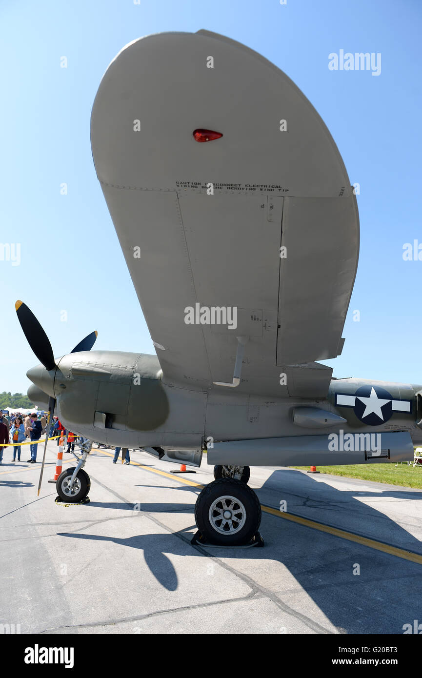 Saint Louis, Missouri, USA – 15. Mai 2016: P-38 Beleuchtung auf dem Display auf der Luftfahrtmesse Spirit of Saint Louis in Saint Louis, Missouri. Stockfoto