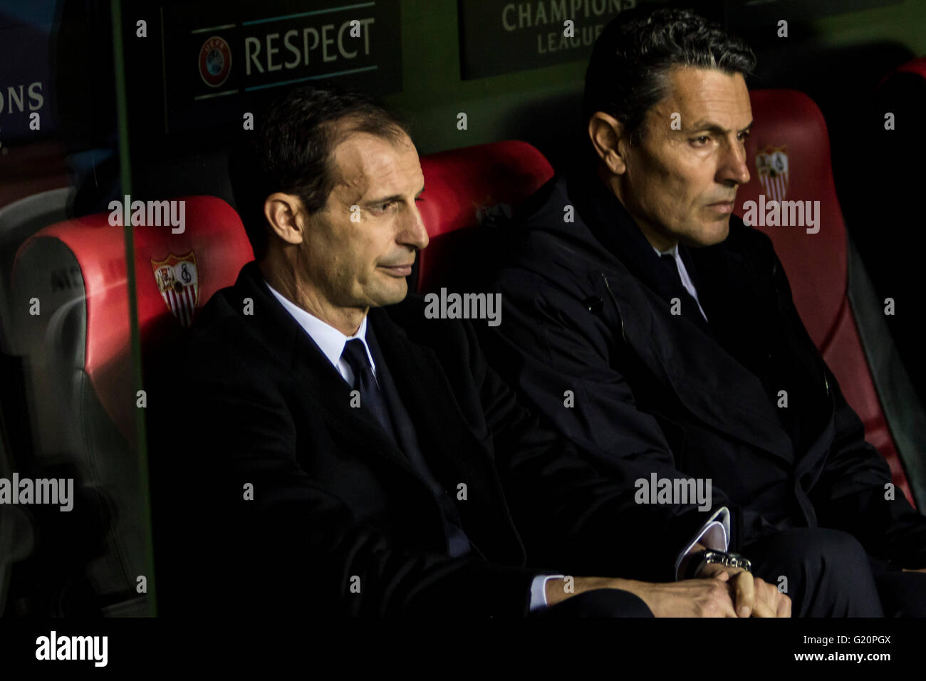 Massimiliano Allegri, Cheftrainer vor der Gruppe D der UEFA Champions League-Fußball-match zwischen Sevilla FC und Juventus Turin im Estadio Ramon Sanchez Pizjuan in Sevilla, Spanien, 8. Dezember 2015 Stockfoto
