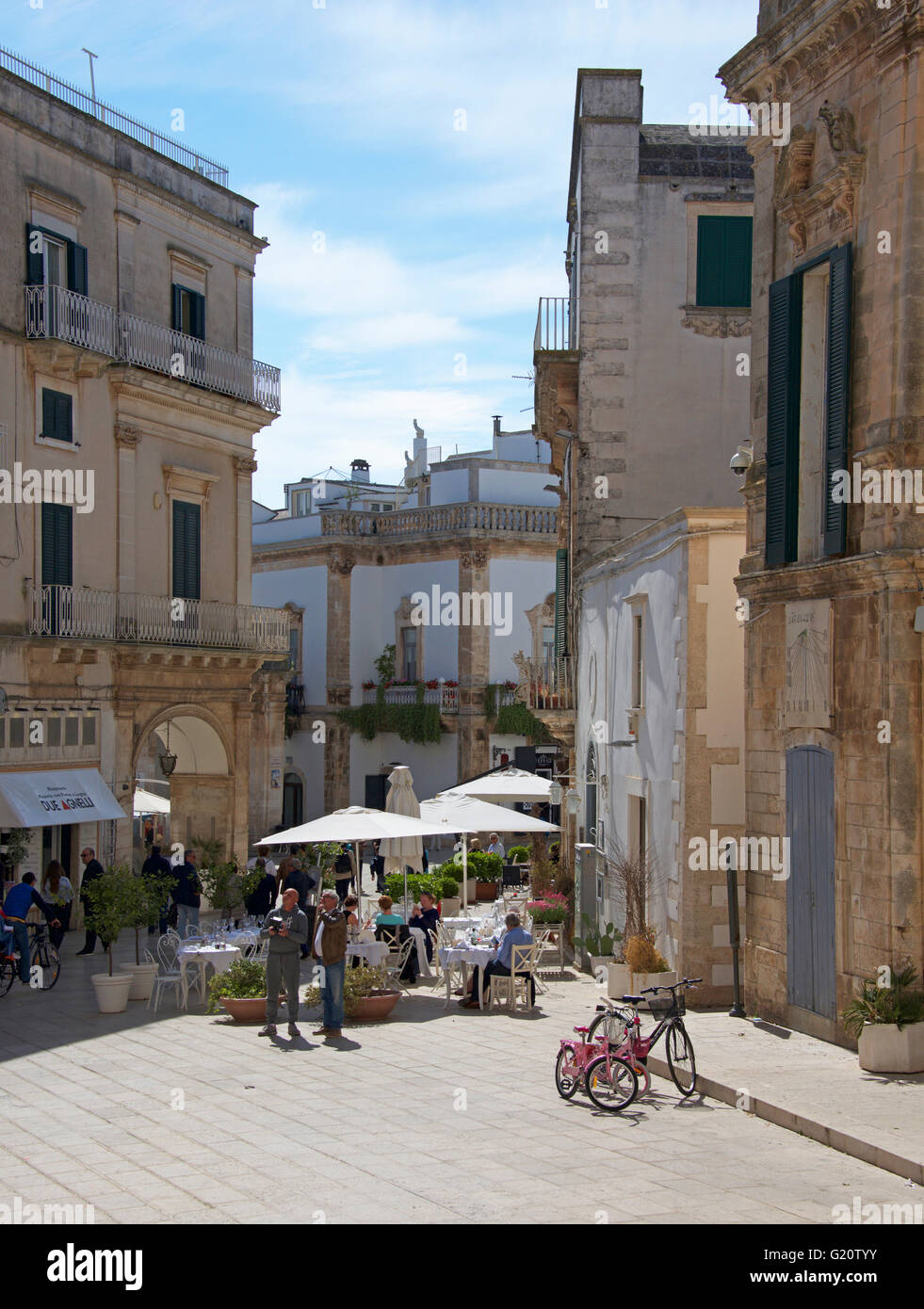Piazza Plebiscito, Martina Franca, vor der Basilika von San Martino, Italien Stockfoto