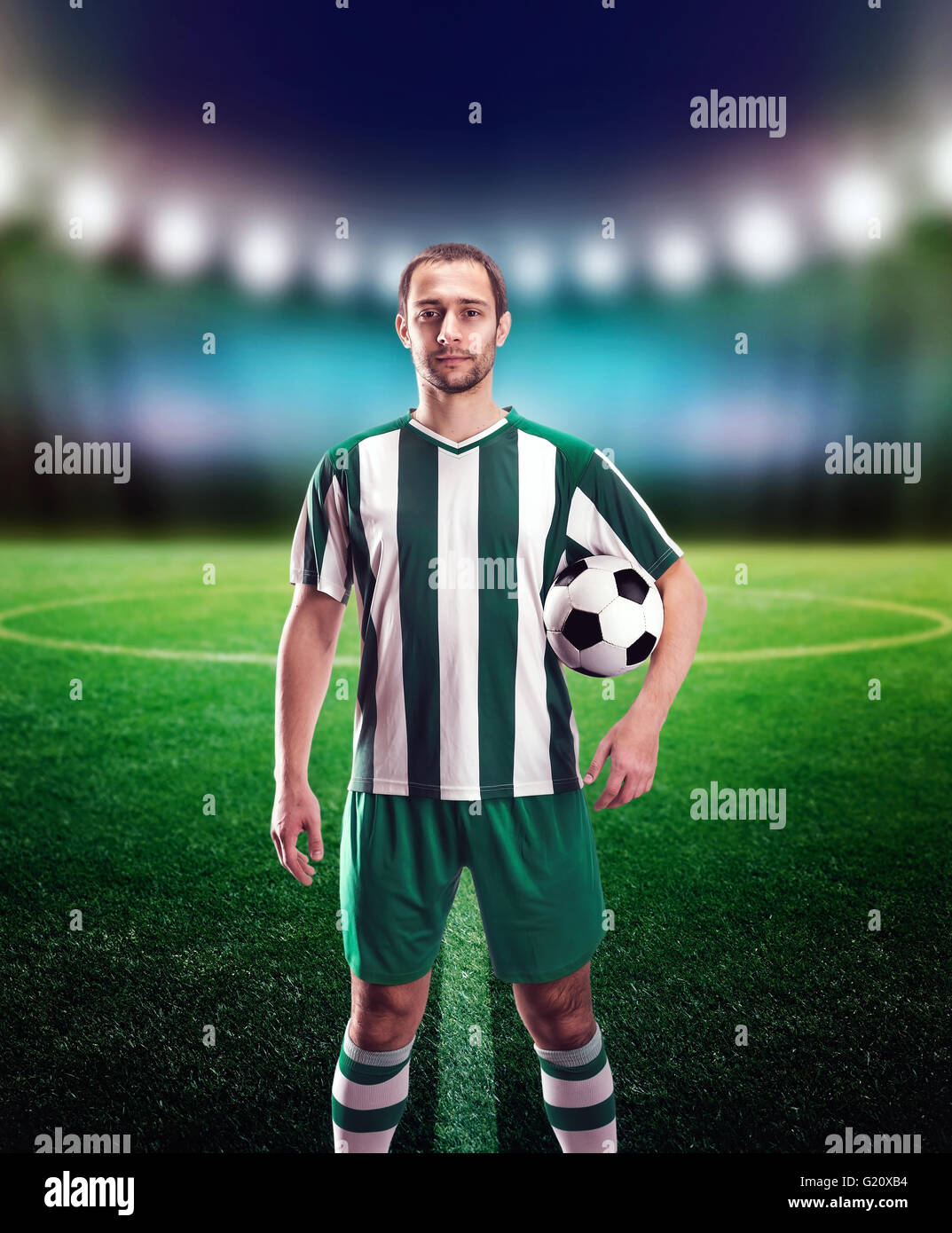 Fußball-Spieler mit ball Stockfoto
