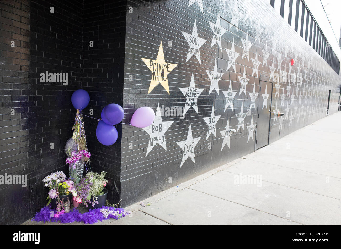 Des Prinzen Star und Gedenkstätte unter Wand der Sterne im ersten Avenue Nachtclub. Minneapolis Minnesota MN USA Stockfoto