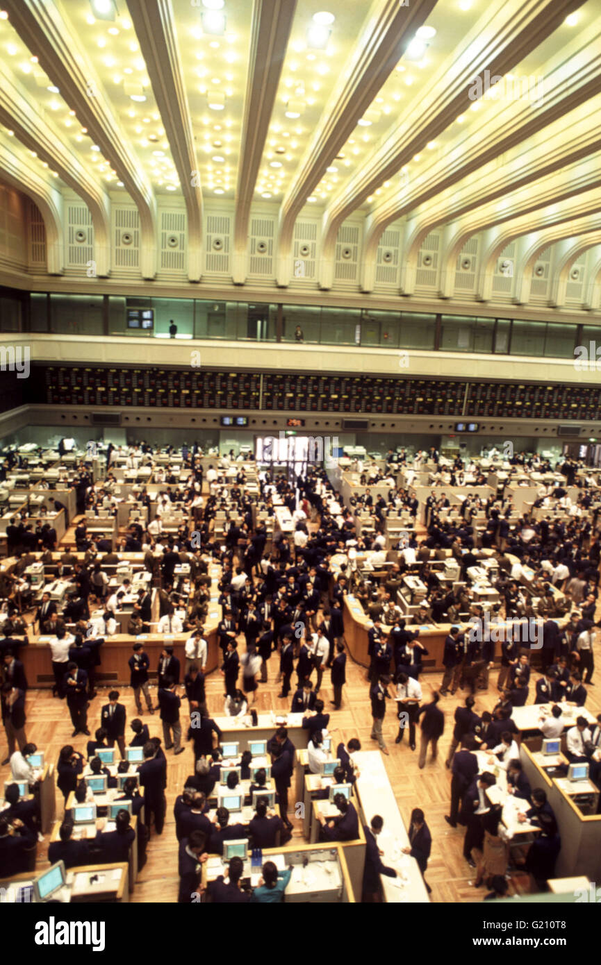 Händler füllen Sie den Boden von der Tokyo Stock Exchange. Stockfoto