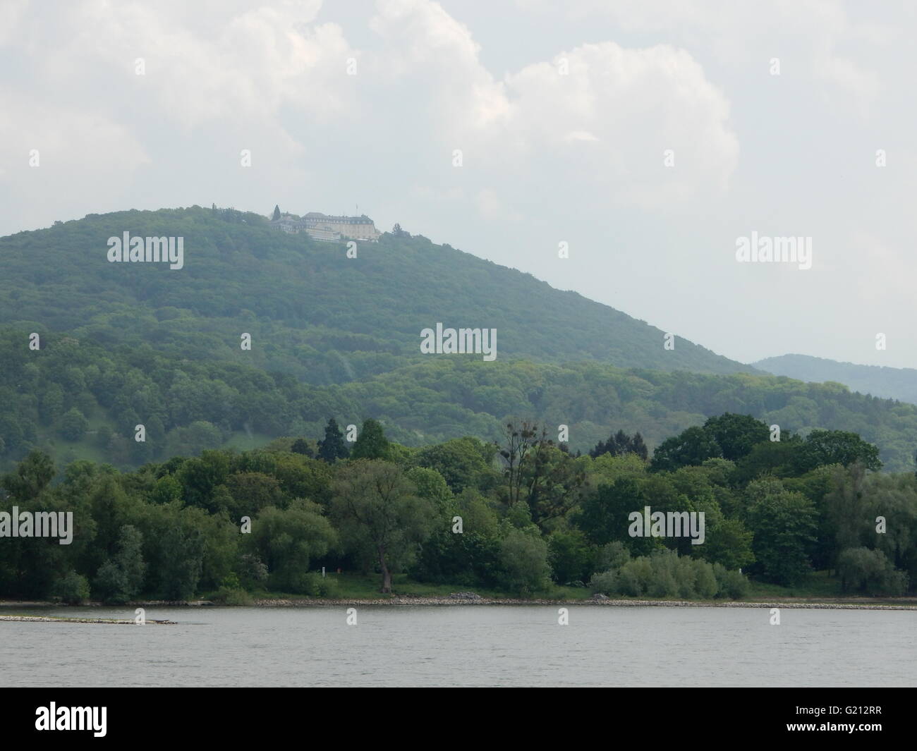 Flusslandschaft im Rhein, in der Nähe von Bonn, Deutschland Stockfoto